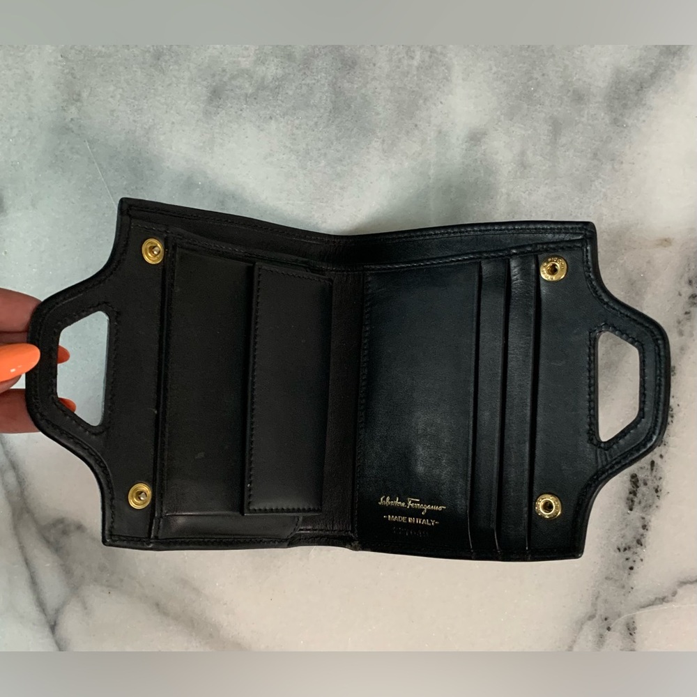 Vintage Salvatore Ferragamo Wanda Wallet - Picture 8 of 11
